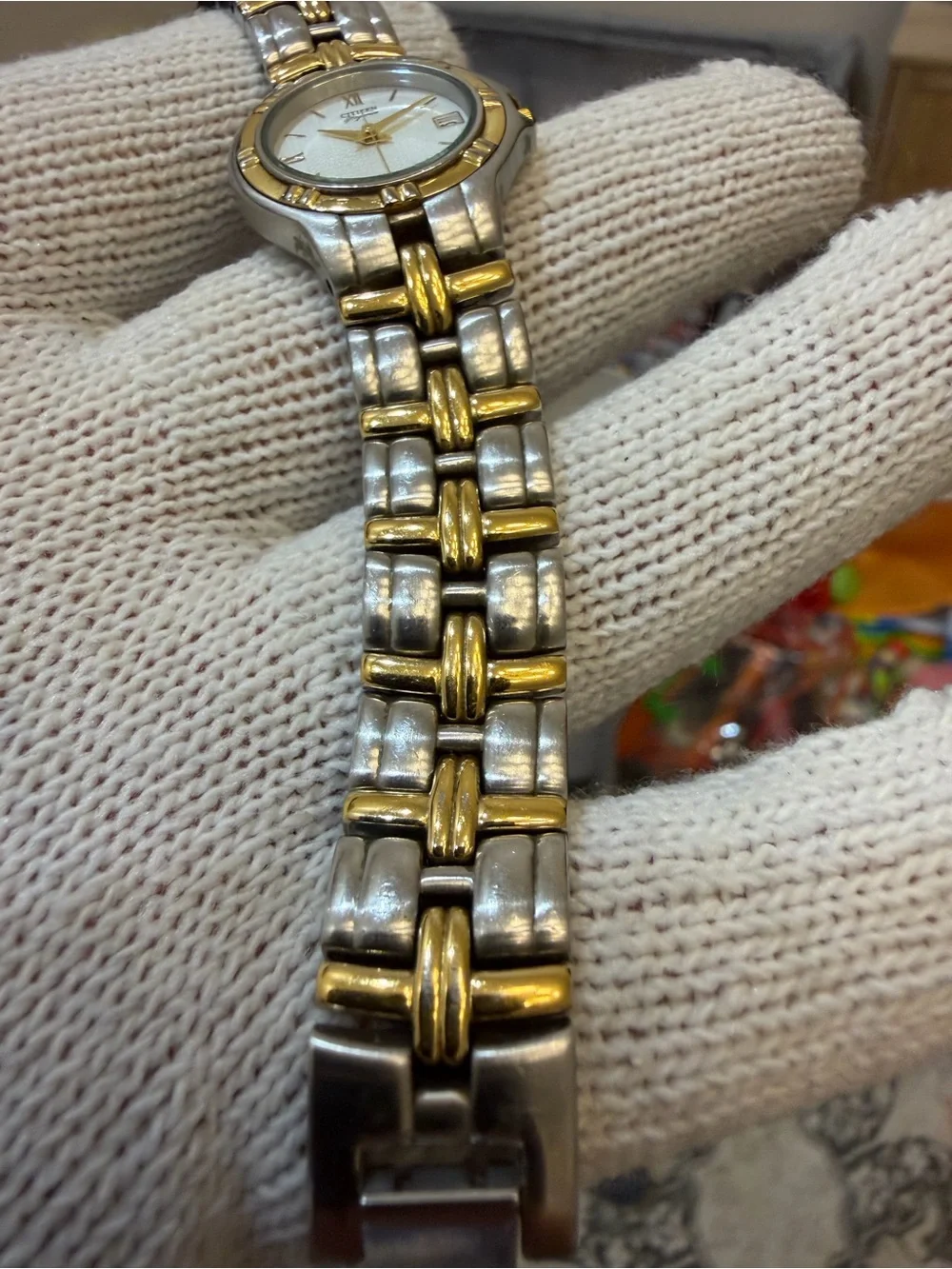 Vintage Citizen Elegance Women's Two-Tone Watch Textured Dial Date 6010-H04538
